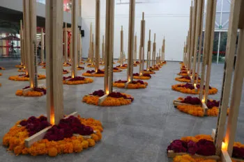 Ibero Puebla rinde homenaje a defensores de la tierra y el territorio en Ofrenda Monumental