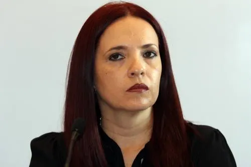 Descarta Arely despido de personal en el sector salud