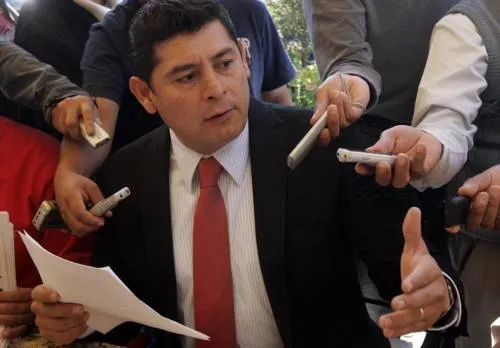 Aunque el PRI lo niegue, hay un pacto para entregar la elección de Puebla, sentencia Armenta Mier