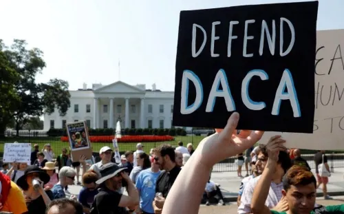 Corte Suprema de EU decide mantener programa DACA
