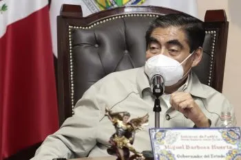 Revisión y limpia de mercados municipales , advierte MBH; algunos están cooptados por la delincuencia , reconoció