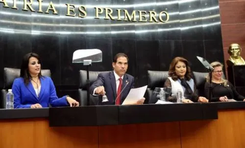 PRI en Senado propone extraordinario para debatir robo de hidrocarburos