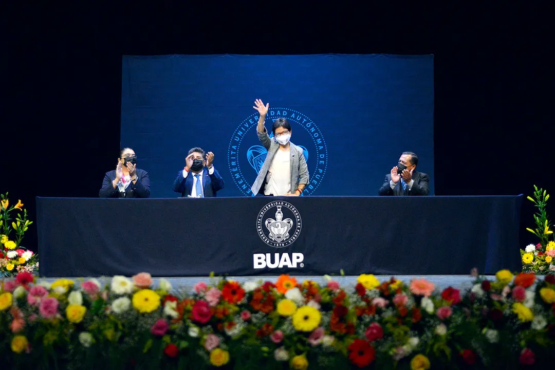 Buap Graduaciones Preparatoria General Lazaro Cardenas Bachillerato Internacional 5 De Mayo