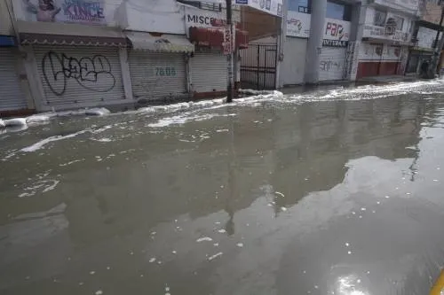 Lluvias causan encharcamientos, inundaciones, caída de árboles y daños al campo