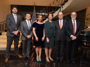 Ruiz Massieu sostiene encuentro con Jacobson