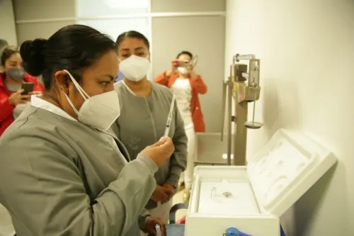 Arrancó vacunación contra el Covid-19 a personal de salud del ISSSTEP y nosocomios privados
