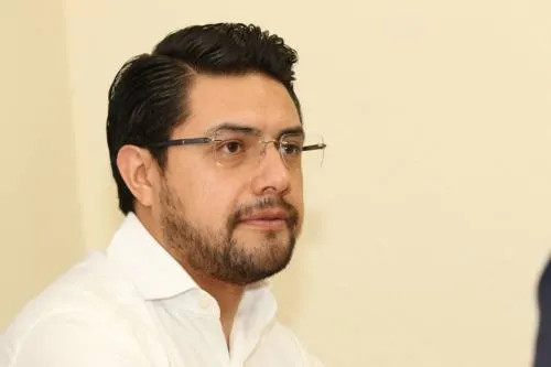 Martha Erika Alonso es la única precandidata que ha demostrado transparencia y honestidad: Giles
