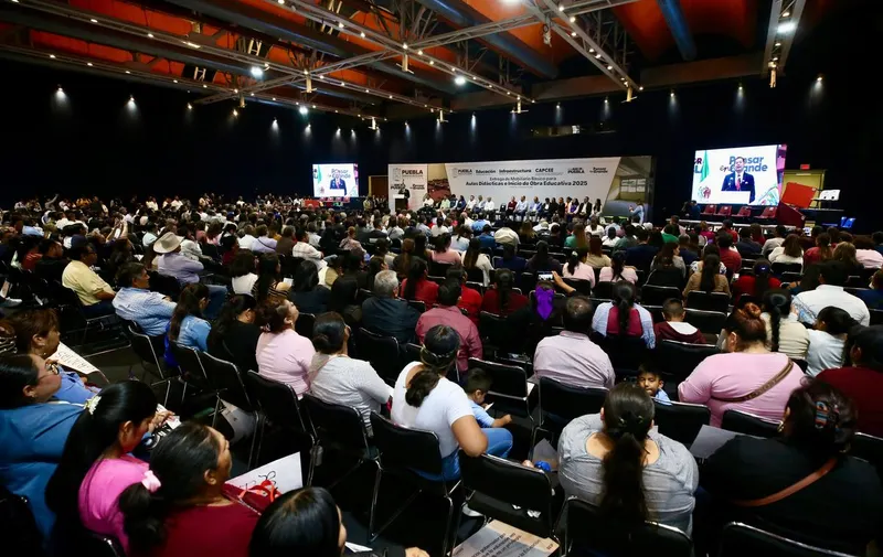 armenta-entrega-mobiliario-aulas-didacticas