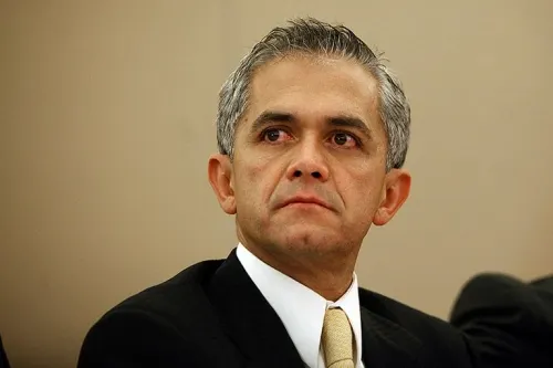 Miguel Ángel Mancera fue inhabilitado un año en CDMX, pero podrá seguir como senador del PRD
