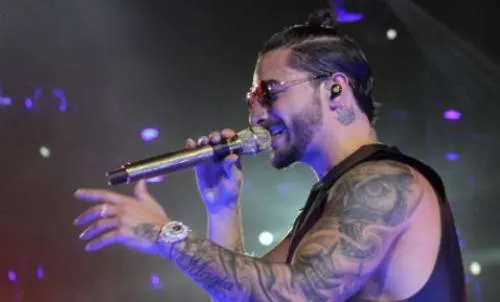 Maluma se convierte en “El rey” al ritmo de mariachi y música urbana
