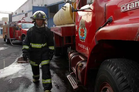 Siguen sin conocerse causas del incendio de pasto en Amalucan