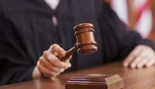Por “el Juez que no debía ser” un joven pasa un año en la cárcel sin tener acusación en su contra