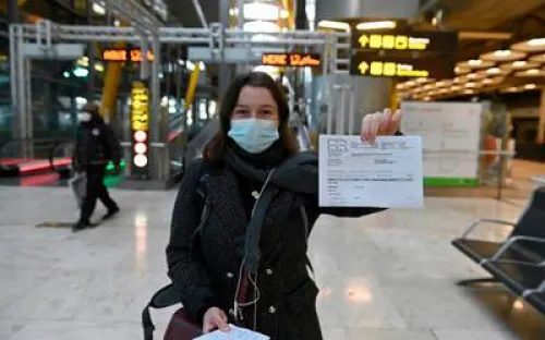 EU exigirá test negativo a viajeros de Reino Unido a partir del lunes