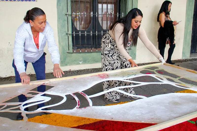 sp-cholula-alfombra-monumental-viacrucis