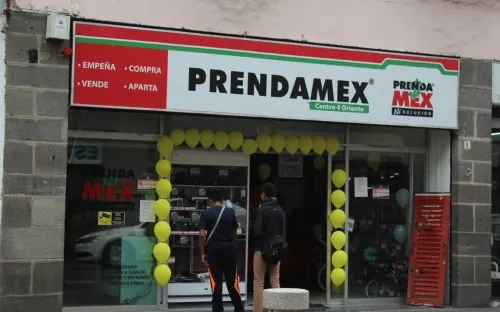 Causan pánico encapuchados en Presta Max del Mercado Morelos