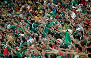 Multa la FIFA al Tri por cantos homofóbicos de la afición
