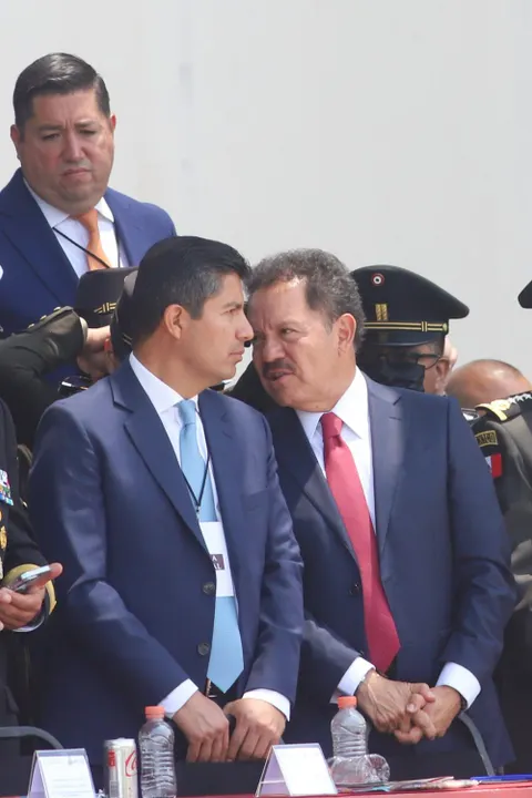 Los Buenos, los Apátridas y los Desterrados (Crónica de un Desfile)