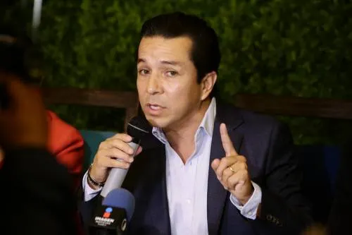 Morenistas de San Andrés se desconocen, y uno de ellos pide intervención del líder de su partido