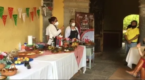 Turismo de Puebla impulsa la conservación de los ingredientes del chile en nogada