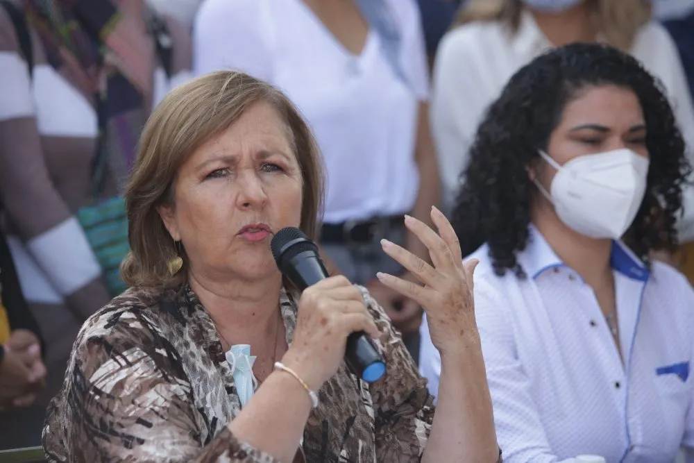 Ana Tere vs Genoveva  