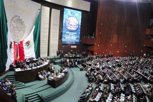 Senado aprueba plan de austeridad; elimina comidas, botanas y bebidas especiales