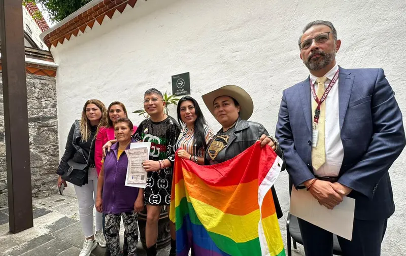 Acta de nacimiento no binario