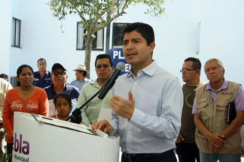 Eduardo Rivera entrega rehabilitación de espacios en La Margarita