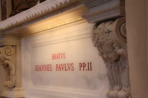 Visita tumba de JPII turco que atentó contra su vida en 1981