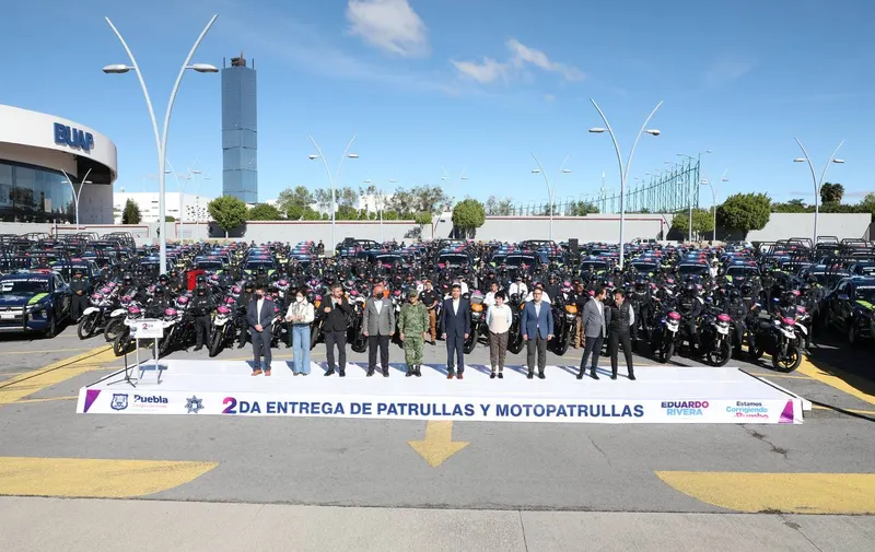 Entrega de patrullas