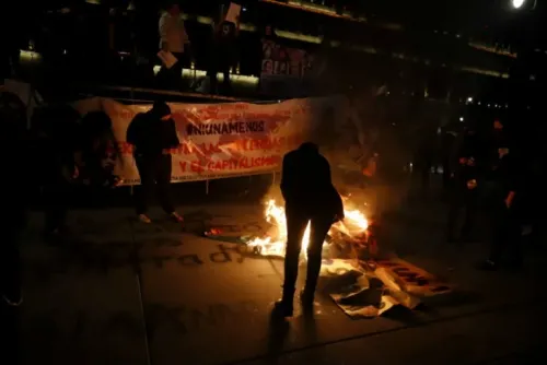 Marcha feminista deja daños en monumentos históricos de la CDMX