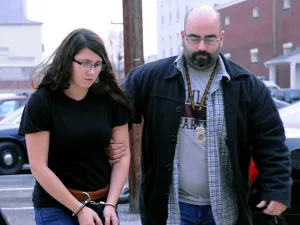 Mujer confiesa haber matado a por lo menos 20 personas en culto satánico