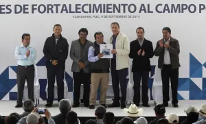 Fortalece estado campo y salud en Santa Rita Tlahuapan