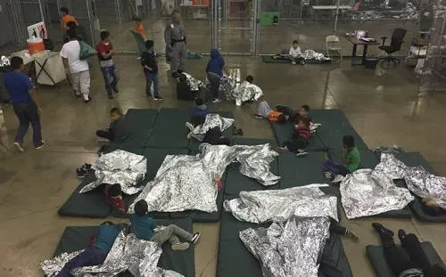 Nauseabunda tolerancia cero que separa a niños de sus padres en EU: Amnistía Internacional