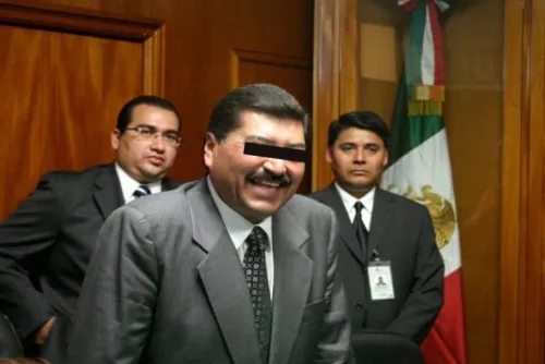 Interpol emite ficha roja para buscar a ex funcionarios de Ulises Ruiz