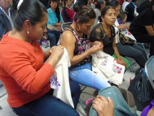 Alrededor de 6 mil artesanos poblanos, impulsados a través de Fonart