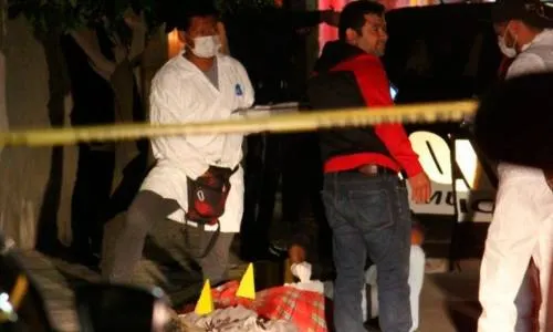 Hallan dos cadáveres con narcomensaje en Puebla