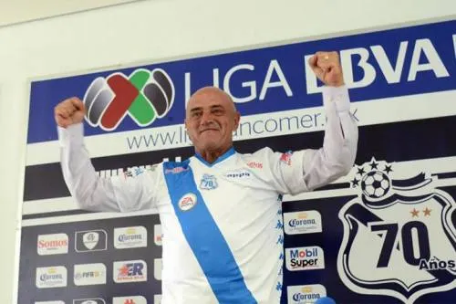 Puebla oficializa al “Chelis” como nuevo director técnico