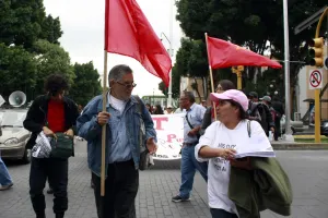 Maestros disidentes repudian desaparición del IEEPO