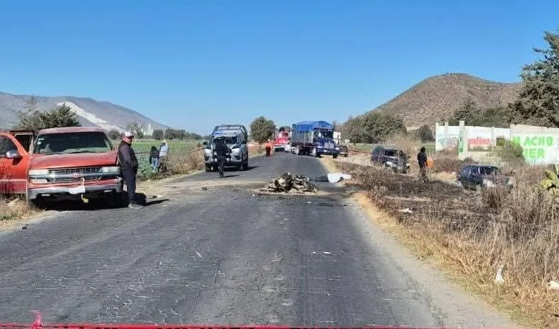Identifican a mujer lesionada en accidente de la Tecamachalco-Cañada; buscan a su familia