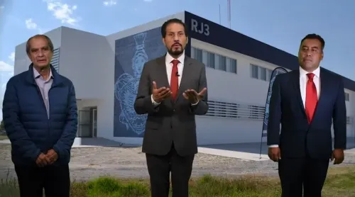 Inaugura Esparza Ortiz edificios en complejo BUAP de los Reyes Juárez