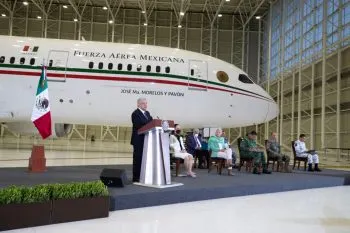 Para bodas, fiestas y viajes, rentará AMLO el avión presidencial