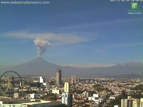 Volcán Popocatépetl emite exhalación de dos mil metros de altura