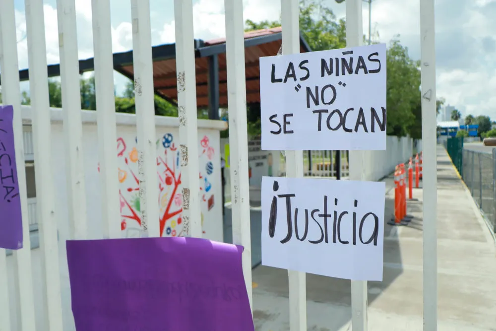 Padres de familia golpean a psicólogo de la secundaria Blandina Torres de Marín señalado de acoso