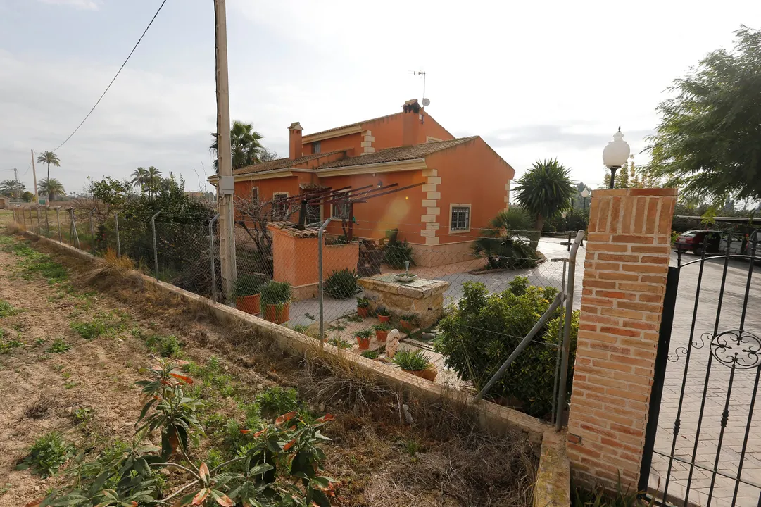Joven asesina a sus padres y a su hermano de 10 años en España