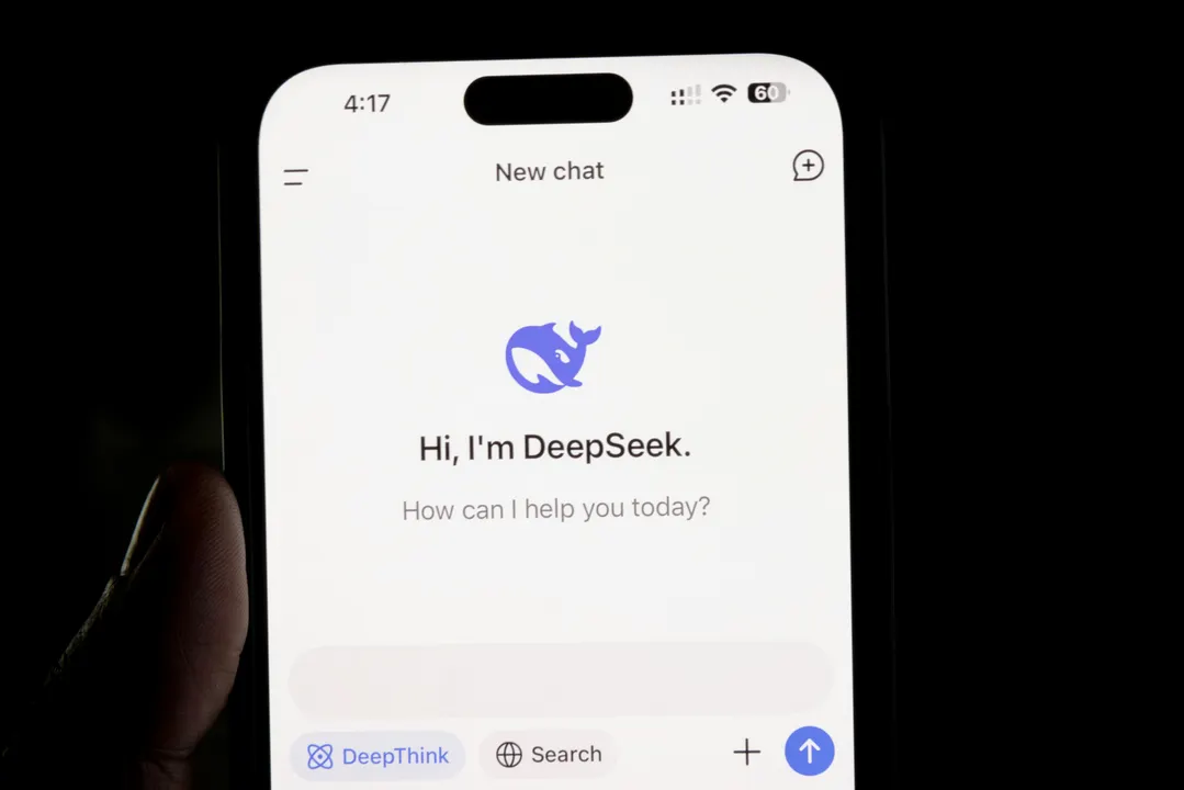 Corea del Sur prohíbe descargas de DeepSeek por compartir datos con ByteDance