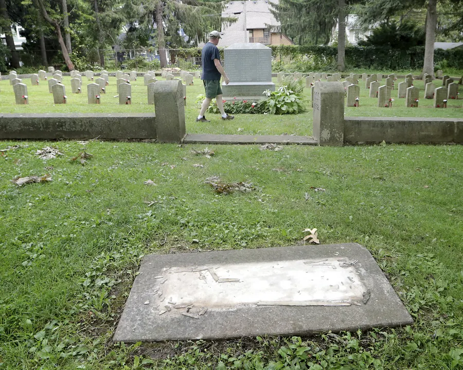 Reportan tiroteo durante funeral en cementerio de Wisconsin