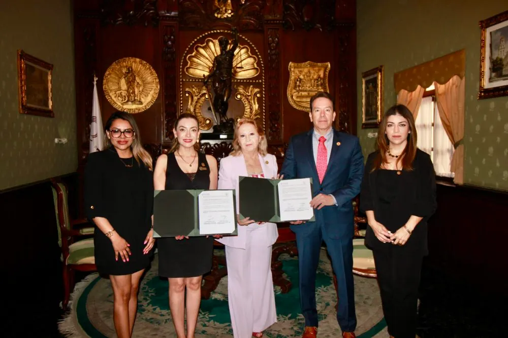 Firman convenio la Escuela Libre de Derecho de Puebla y el Consejo Coordinador de Mujeres Empresarias
