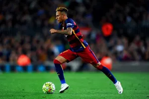 Neymar, con una sobrecarga, hará trabajo de fisioterapia