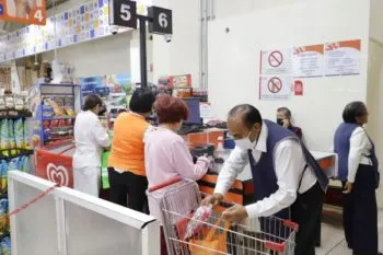 Invita SMDIF Puebla a las personas adultas mayores a formar parte del programa Empacadores Voluntarios