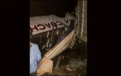 Accidente de autobús en Uganda deja más de 40 muertos
